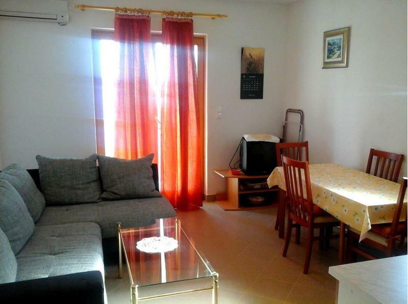 טרוגיר Apartmani Maris מראה חיצוני תמונה