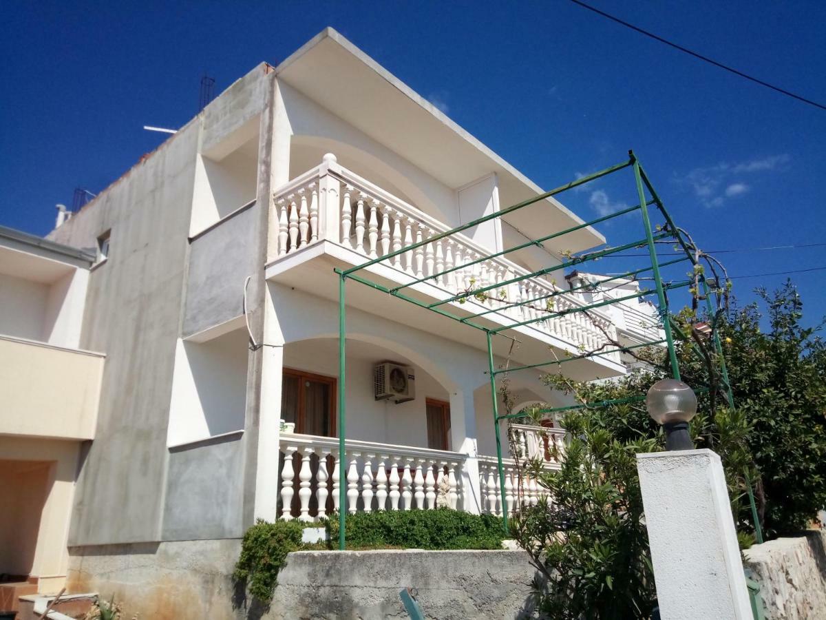 טרוגיר Apartmani Maris מראה חיצוני תמונה